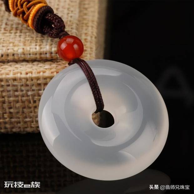 平安扣佩戴禁忌有哪几点(平安扣有什么象征寓意和讲究)-图片3
